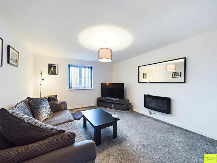 2 Bedroom Apartment To Rent In Lincoln Way, North Wingfield, S42