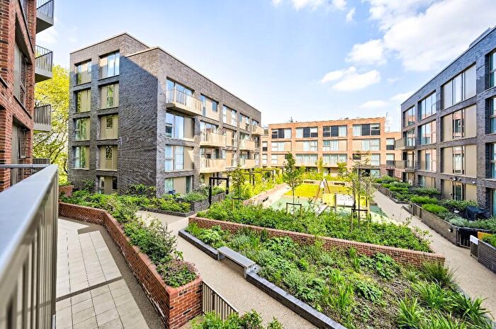 3 Bedroom Apartment To Rent In Neptune Wharf, London, SE8