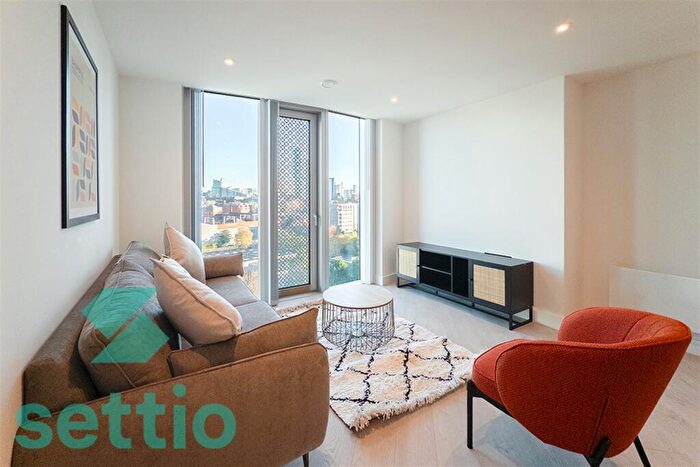 2 Bedroom Apartment To Rent In Vista River Tower, M3