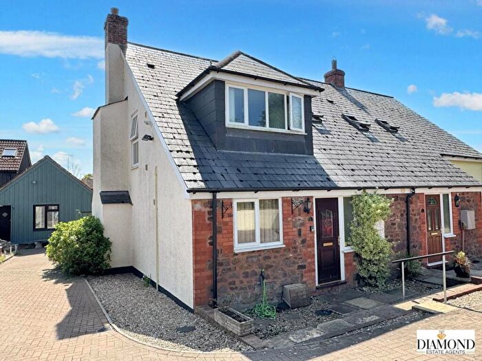 2 Bedroom Semi-Detached House For Sale In Lea Road, Tiverton, EX16