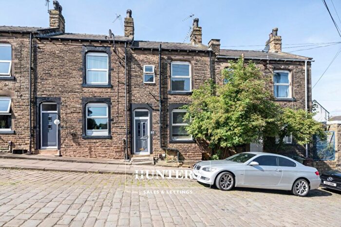 2 Bedroom Terraced House To Rent In Dartmouth Avenue, Morley, Leeds, LS27