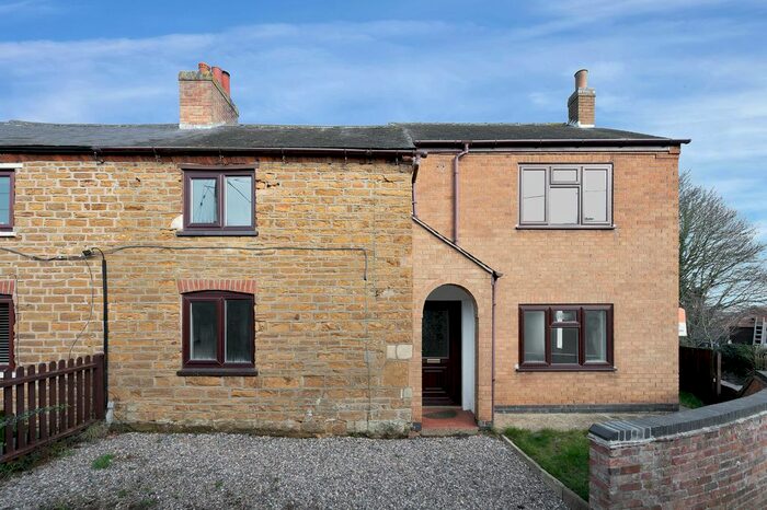 3 Bedroom Semi-Detached House For Sale In Vicarage Lane, Eaton, Melton Mowbray, NG32