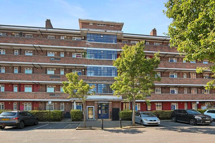 4 Bedroom Flat For Sale In Retreat Place, Hackney, E9