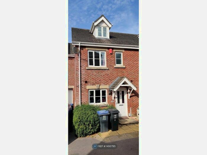 4 Bedroom Terraced House To Rent In Rawlings Court, Ludgershall, Andover, SP11