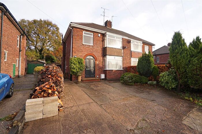 4 Bedroom Semi-Detached House To Rent In Henley Avenue, Norton, Sheffield, S8