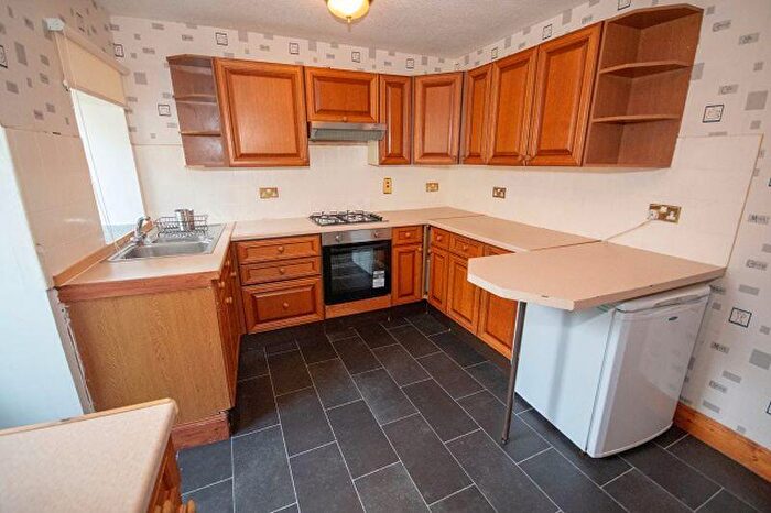 2 Bedroom Detached House For Sale In Carnock Road, Gowkhall, KY12