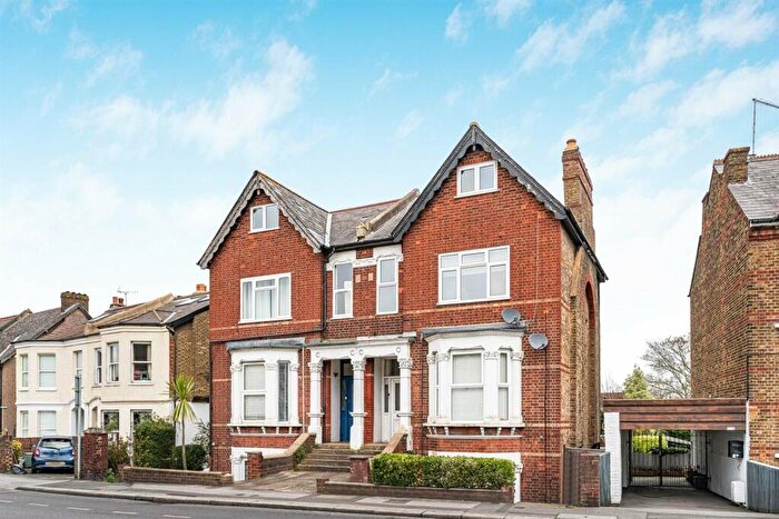 3 Bedroom Flat For Sale In Carshalton Road, Sutton, SM1