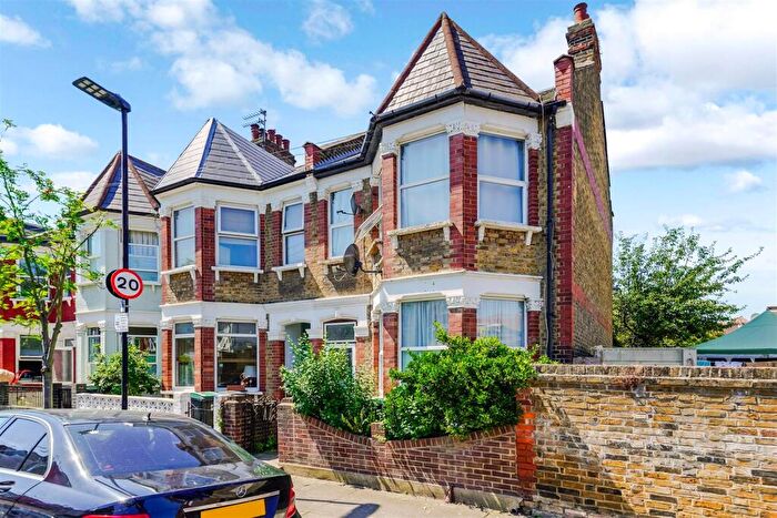 Apartment To Rent In Crossfield Road, London, N17