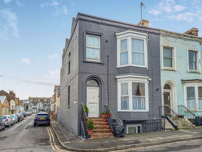 2 Bedroom Flat To Rent In Addington Street, Margate, CT9