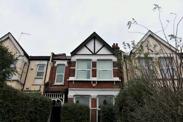 2 Bedroom Flat To Rent In Colney Hatch Lane, Muswell Hill N10