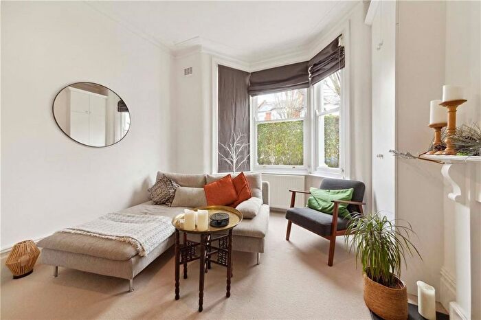1 Bedroom Flat To Rent In Iffley Road, Brook Green, W6