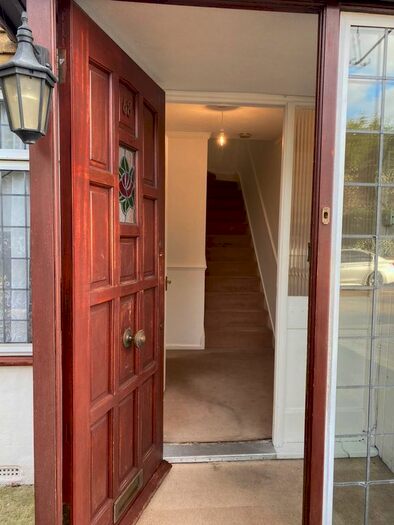 3 Bedroom Semi-Detached House To Rent In Berkley Avenue, Waltham Cross EN8