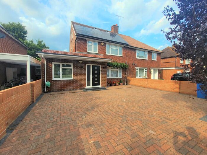 5 Bedroom Property To Rent In St. Georges Close, Windsor, SL4