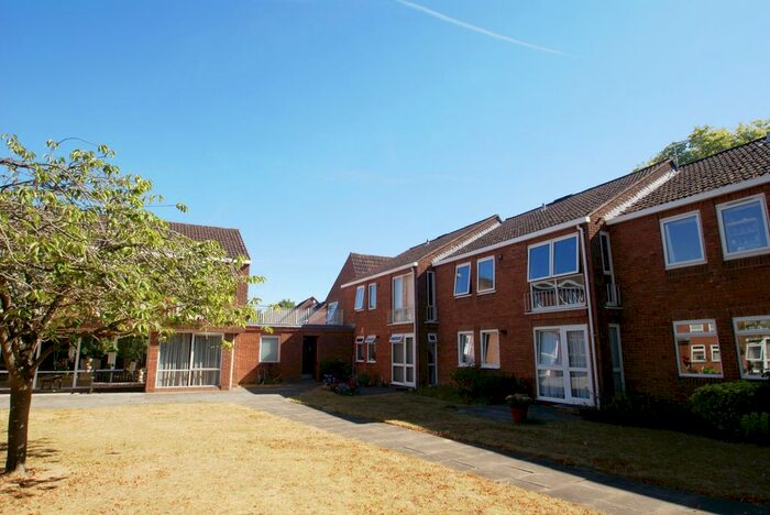 1 Bedroom Flat To Rent In Weyhill Road, Andover, SP10