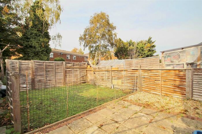 3 Bedroom Flat To Rent In London Road, Isleworth, TW7