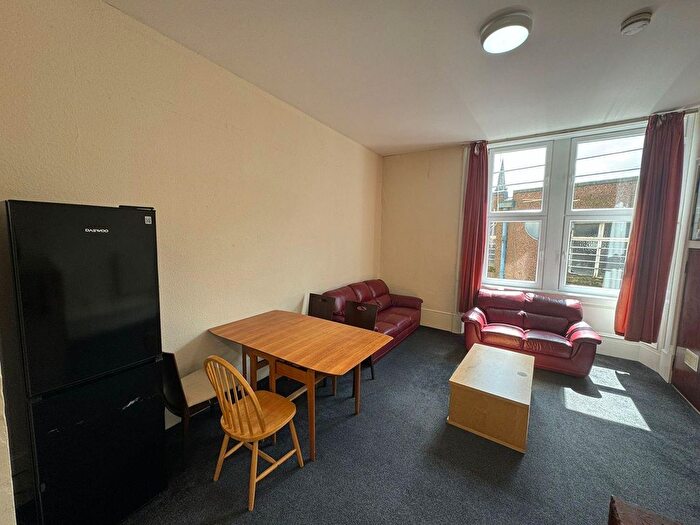 4 Bedroom Flat To Rent In Flat, Panmure Street, Dundee, DD1