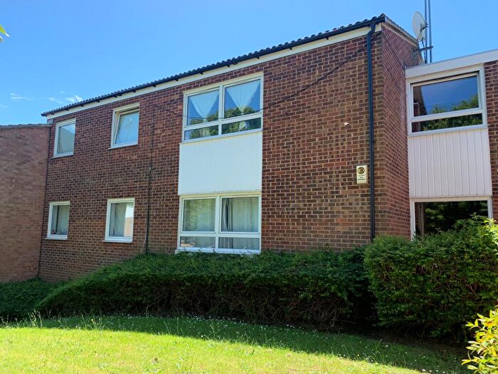 2 Bedroom Flat To Rent In Montague Crescent, Ryehill, Northampton, NN5