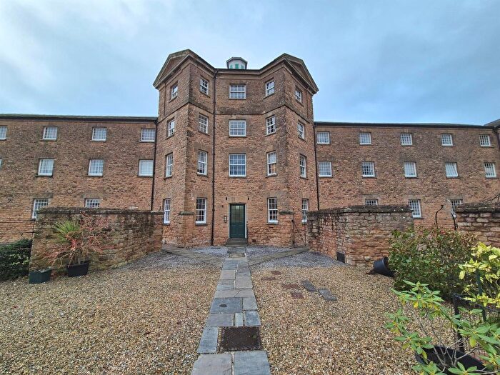 3 Bedroom Flat For Sale In Long Street, Williton, Taunton, TA4