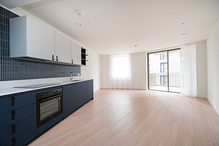 1 Bedroom Flat To Rent In Heart Of Hale Lane, Tottenham, London, N17