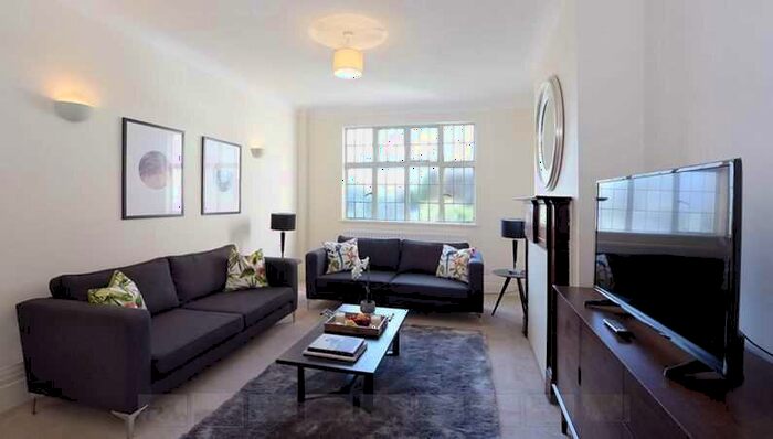 5 Bedroom Apartment To Rent In Park Road, London, NW8