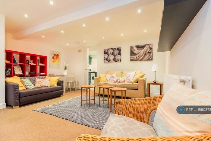 2 Bedroom Flat To Rent In Stoke Newington, London, N16