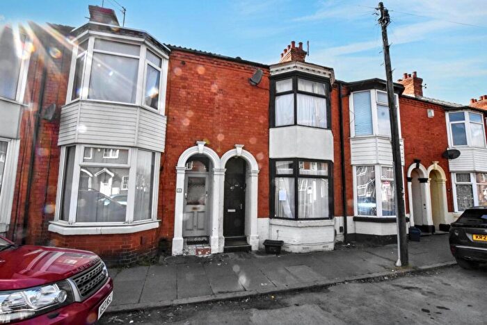 3 Bedroom Terraced House For Sale In Countess Road, Northampton, NN5