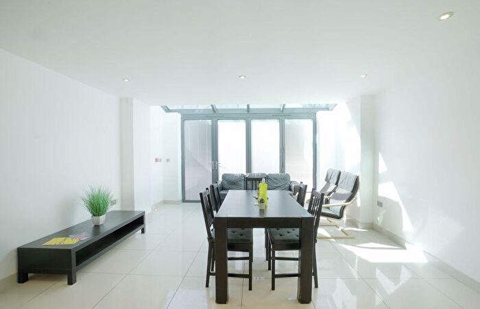 5 Bedroom End Of Terrace House To Rent In Fairlight Place, Brighton, BN2