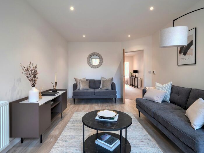 2 Bedroom Flat To Rent In Queens Road, Peckham, SE15