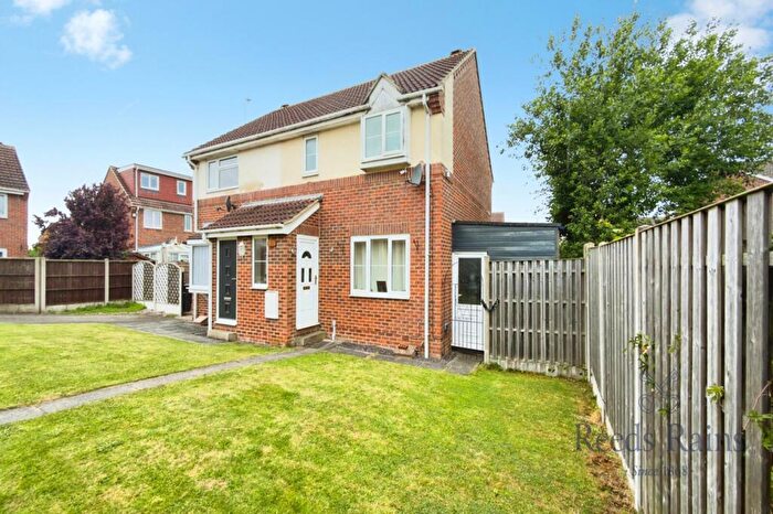 3 Bedroom Semi-Detached House For Sale In The Meadows, Carlton, Goole, North Yorkshire, DN14