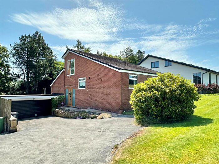 3 Bedroom Detached House For Sale In Lymewood Drive, Disley, Stockport, SK12