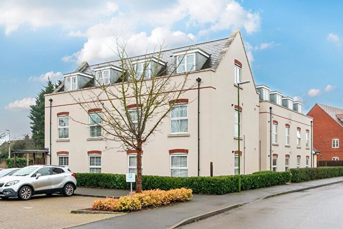 1 Bedroom Flat For Sale In Kiln Drive, Hambrook, Chichester, PO18