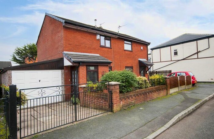 2 Bedroom Property To Rent In Pine Street South, Bury, BL9