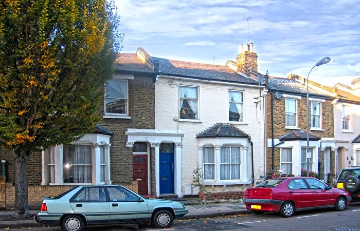 1 Bedroom Flat To Rent In Biscay Road, London, W6