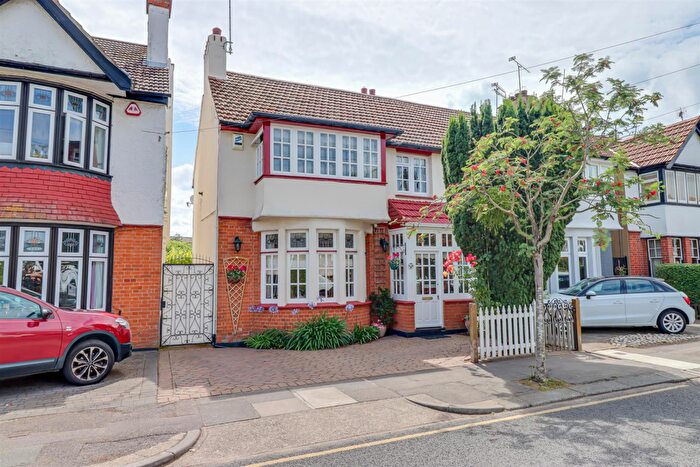 3 Bedroom Semi-Detached House For Sale In Western Road, Leigh-On-Sea, SS9