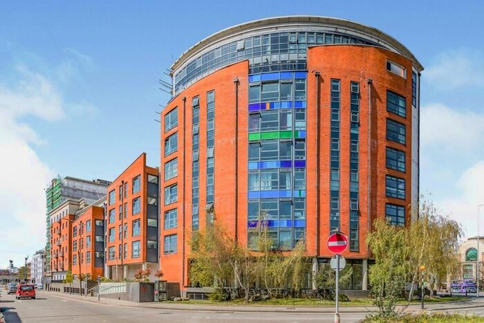 1 Bedroom Flat To Rent In Kennet Street, Reading, Berkshire, RG1