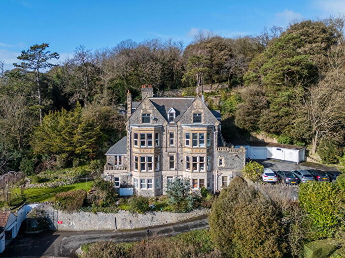 2 Bedroom Flat For Sale In South Road, Weston-super-mare, BS23