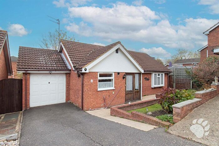 3 Bedroom Detached Bungalow For Sale In Kingsdown Close, Eversley, SS13