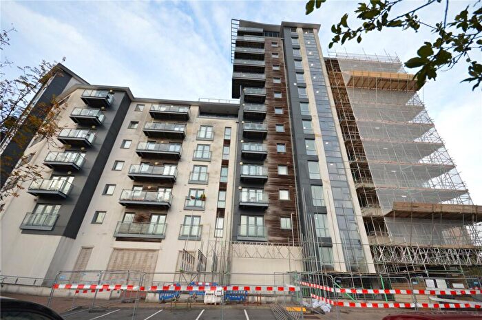 2 Bedroom Apartment For Sale In Overstone Court, Cardiff, CF10