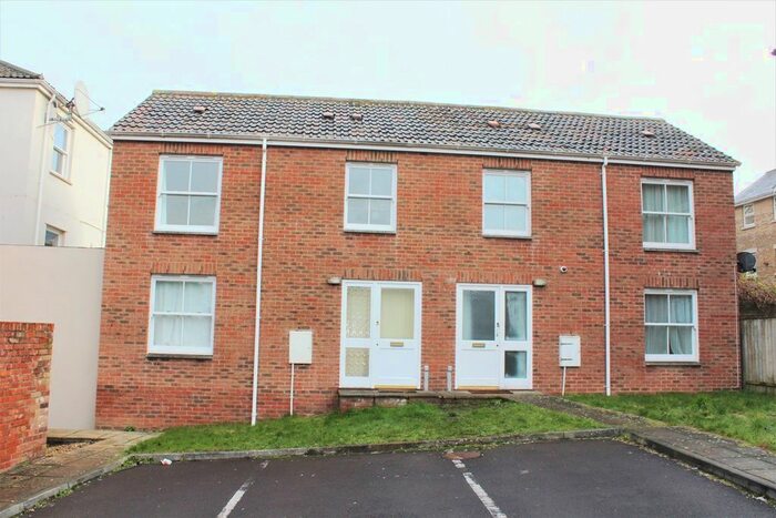 2 Bedroom Terraced House To Rent In East Reach, Taunton, TA1