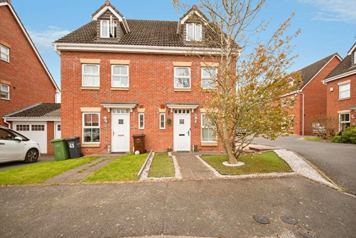 3 Bedroom Town House For Sale In Tudor Coppice, Solihull, West Midlands, B91