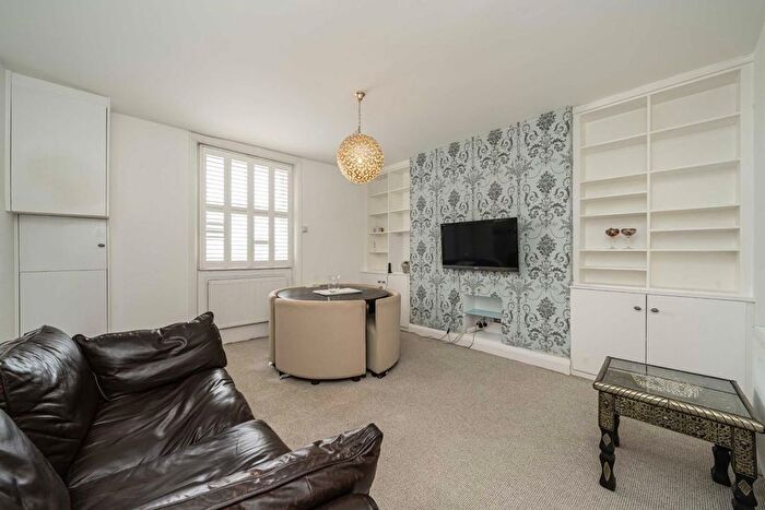 1 Bedroom Flat To Rent In Uxbridge Road, Shepherds Bush, W12