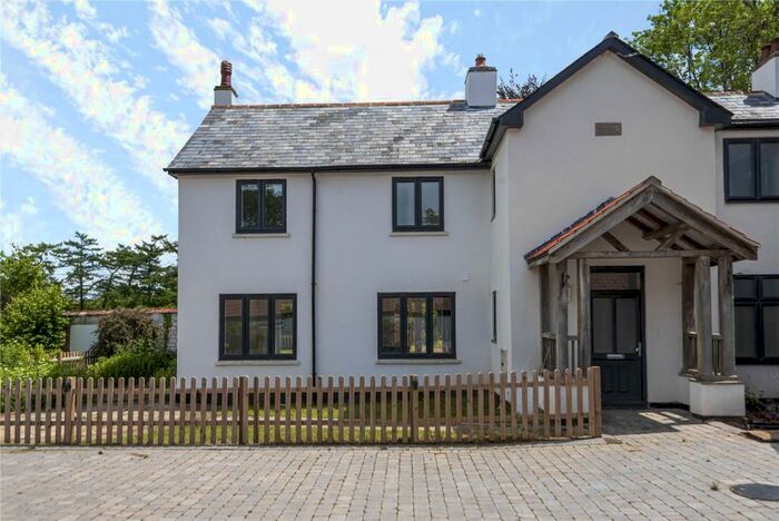 3 Bedroom End Of Terrace House For Sale In Petersfield Road, Monkwood, Alresford, Hampshire, SO24