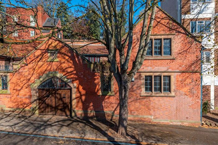 4 Bedroom Semi Detached House For Sale In Fishpond Drive, The Park, NG7