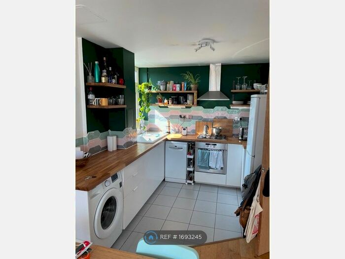 1 Bedroom Flat To Rent In Vanguard House, London, E8