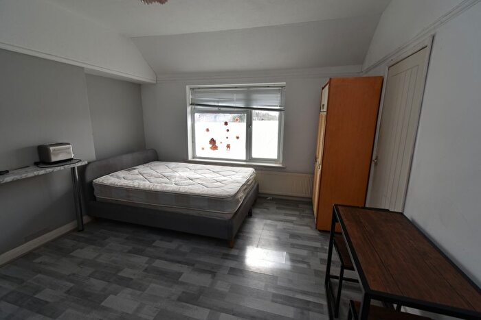 1 Bedroom Studio To Rent In Belvue Road, Northolt, UB5