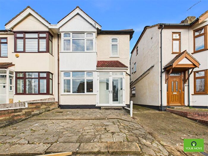 4 Bedroom Semi Detached House To Rent In Vicarage Road, Hornchurch, RM12