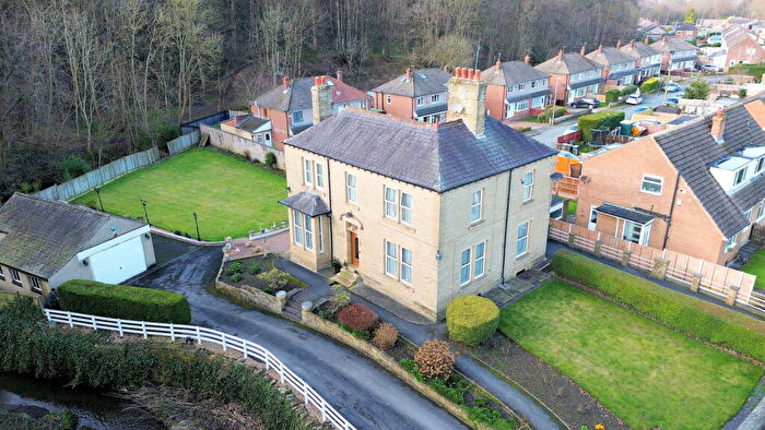 4 Bedroom Detached House For Sale In Waterloo Road, Huddersfield, HD5