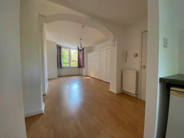 Studio To Rent In The Ridgeway, Enfield, EN2