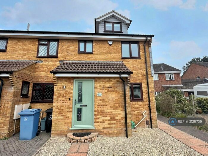3 Bedroom Semi-Detached House To Rent In Chalbury Close, Poole, BH17