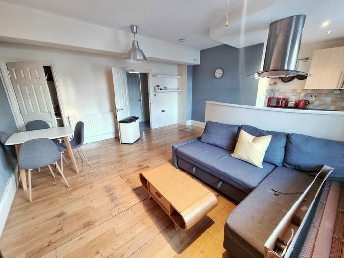 2 Bedroom Flat To Rent In Bohemia Place, Mare Street, London, E8